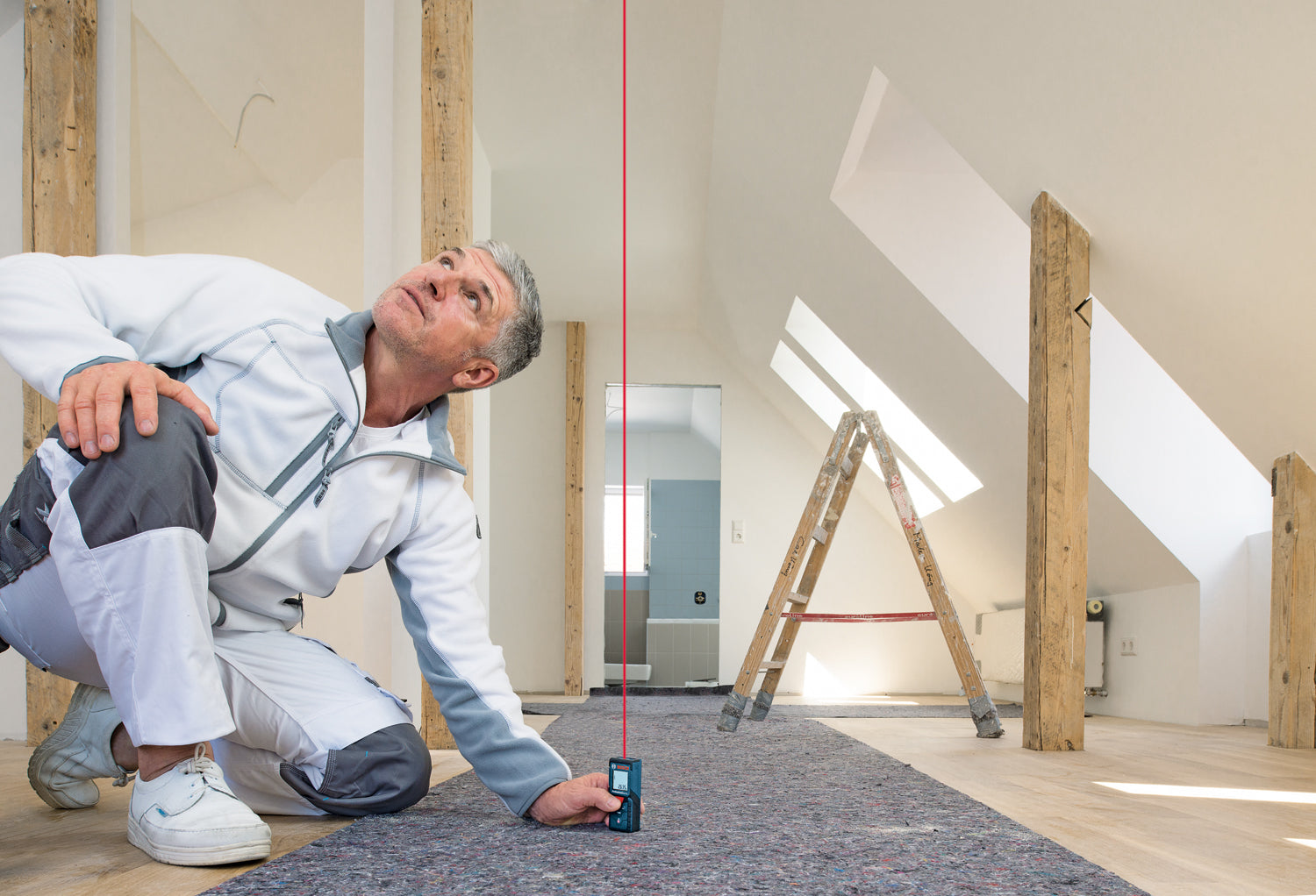 Laser Measure GLM 40 Professional - Advanced Solutions Tools II حلول متقدمة للعدد