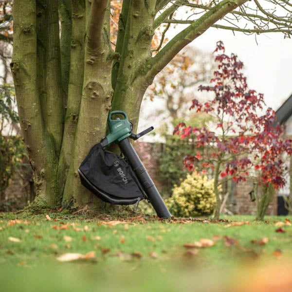 Bosch Universal Garden Tidy Blower/Vac | advanced solutions for tools