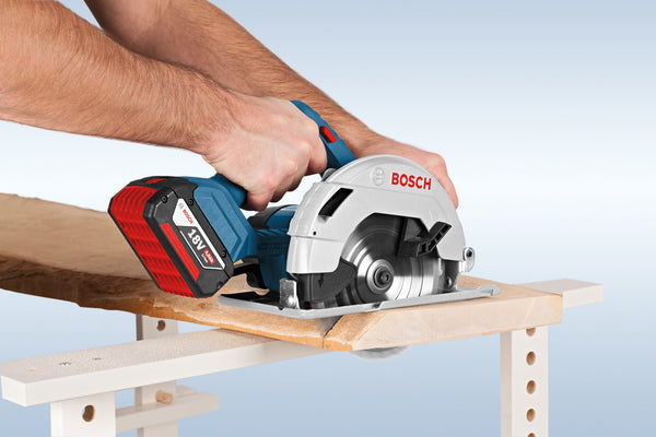 Bosch cordless outlet hand saw