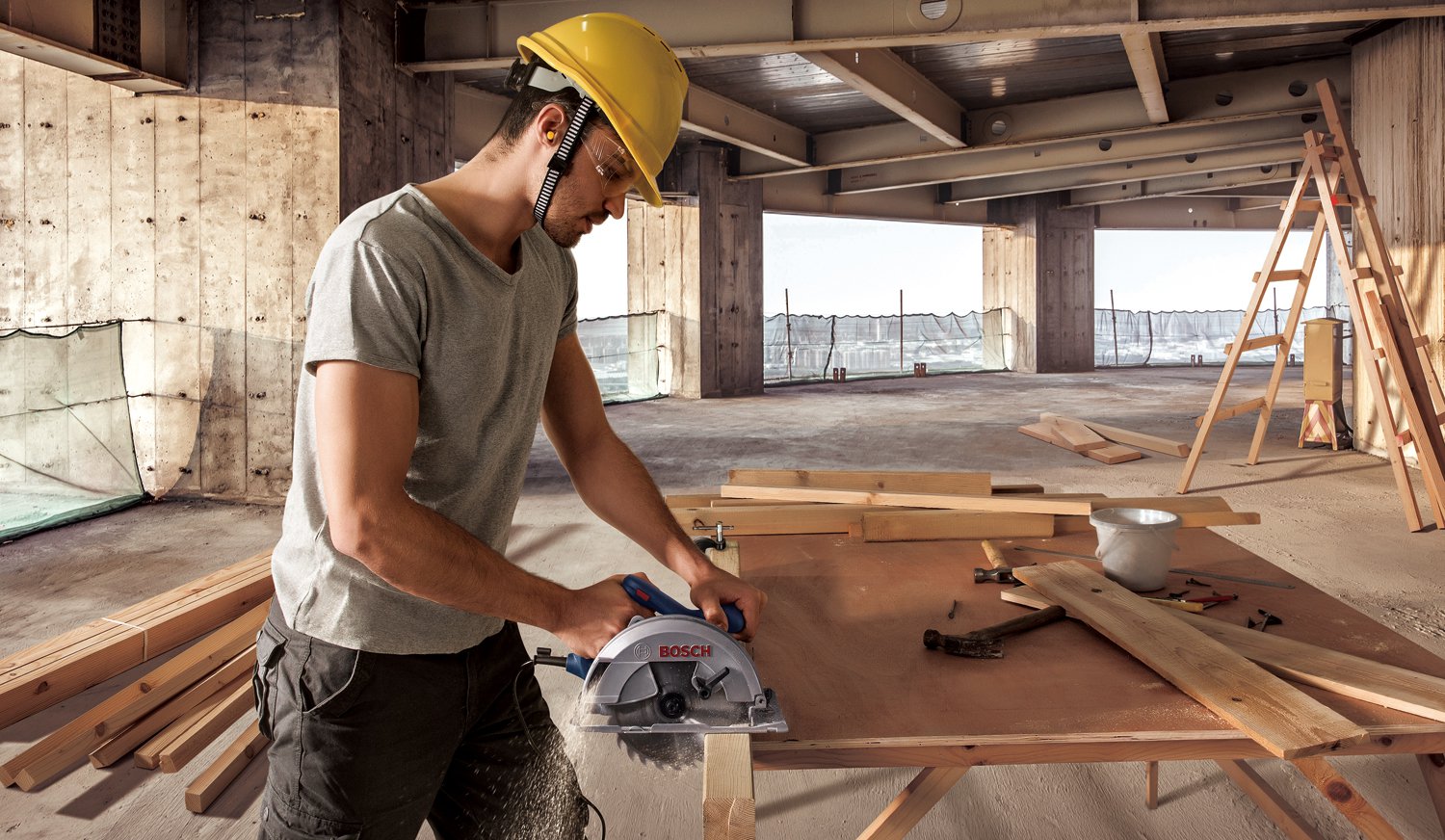 Hand-Held Circular Saw GKS 140 Professional - Advanced Solutions Tools II حلول متقدمة للعدد